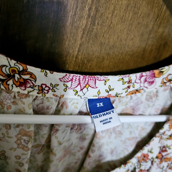 3X Old Navy Floral Blouse - Picture 3 of 4
